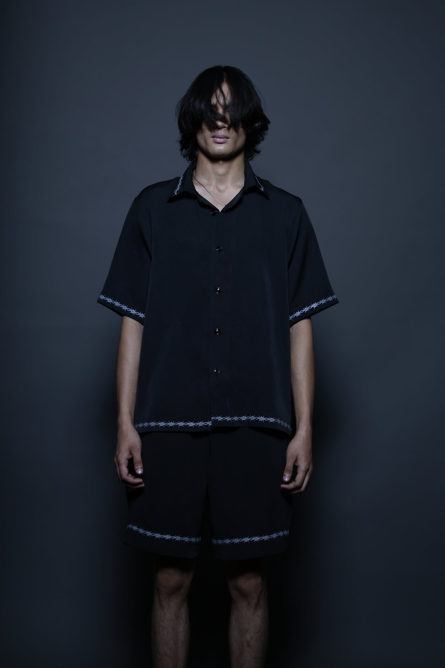 Black Barbed