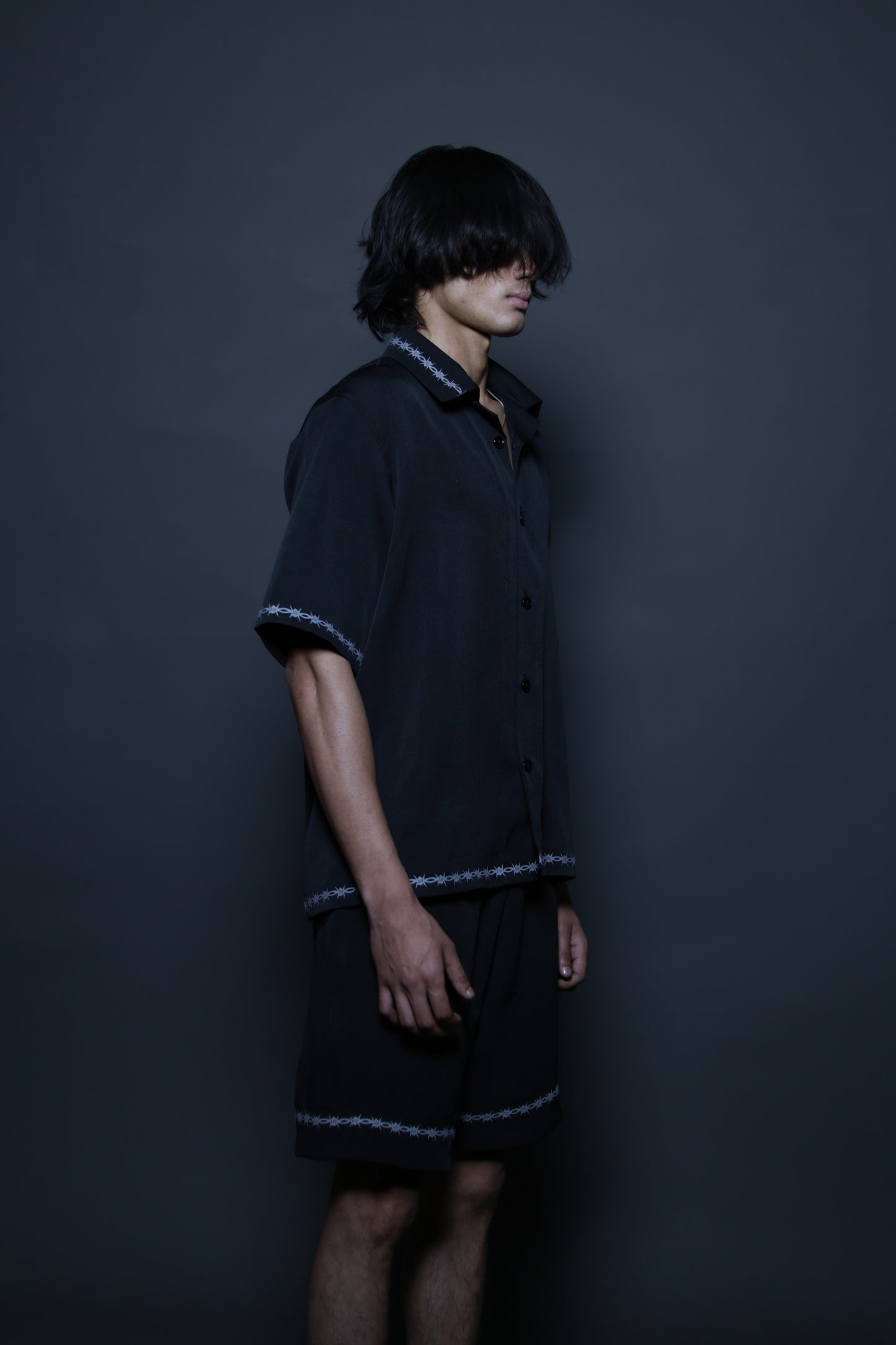Black Barbed