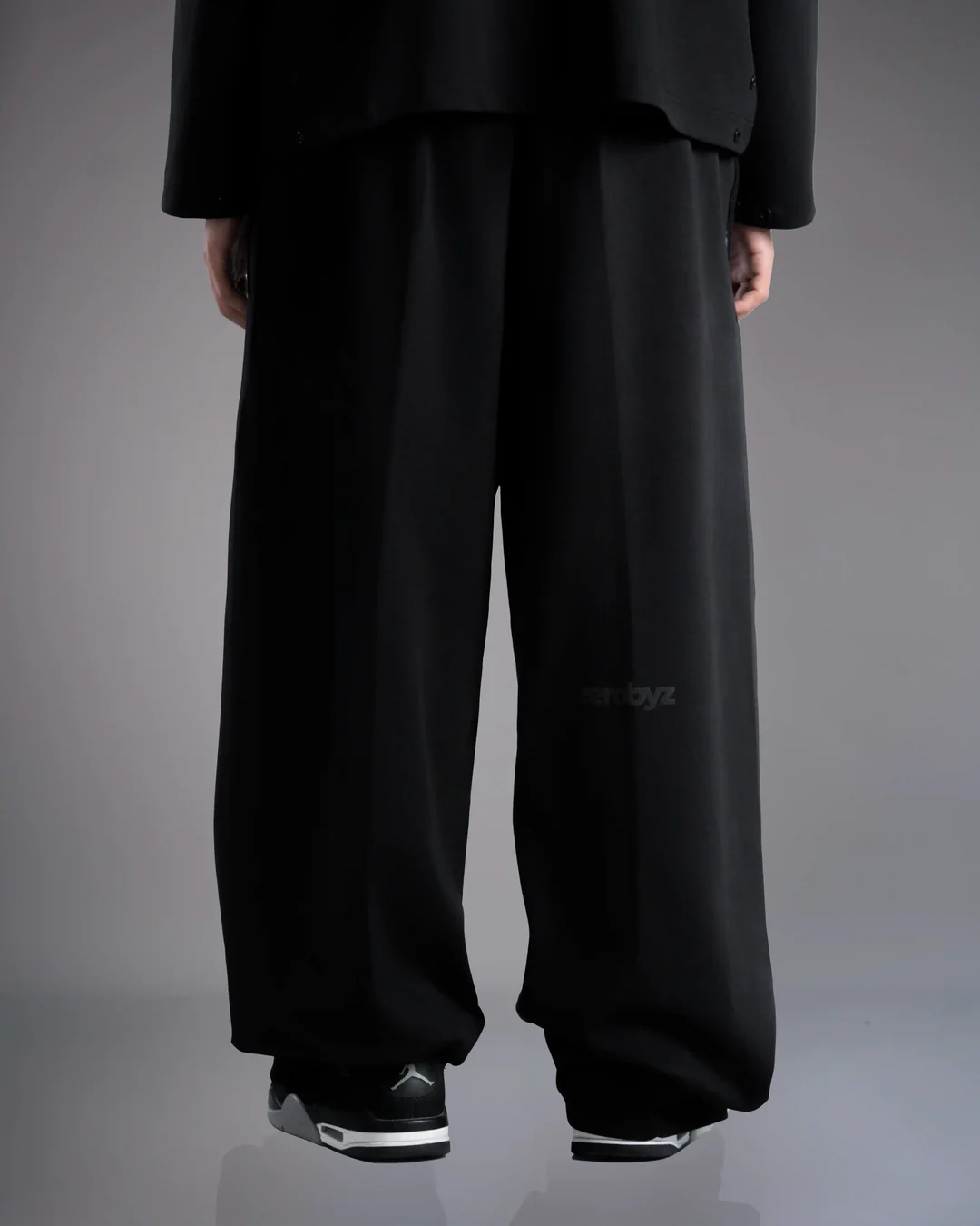 DON'T BE FOOLED - Baggy Black Pant