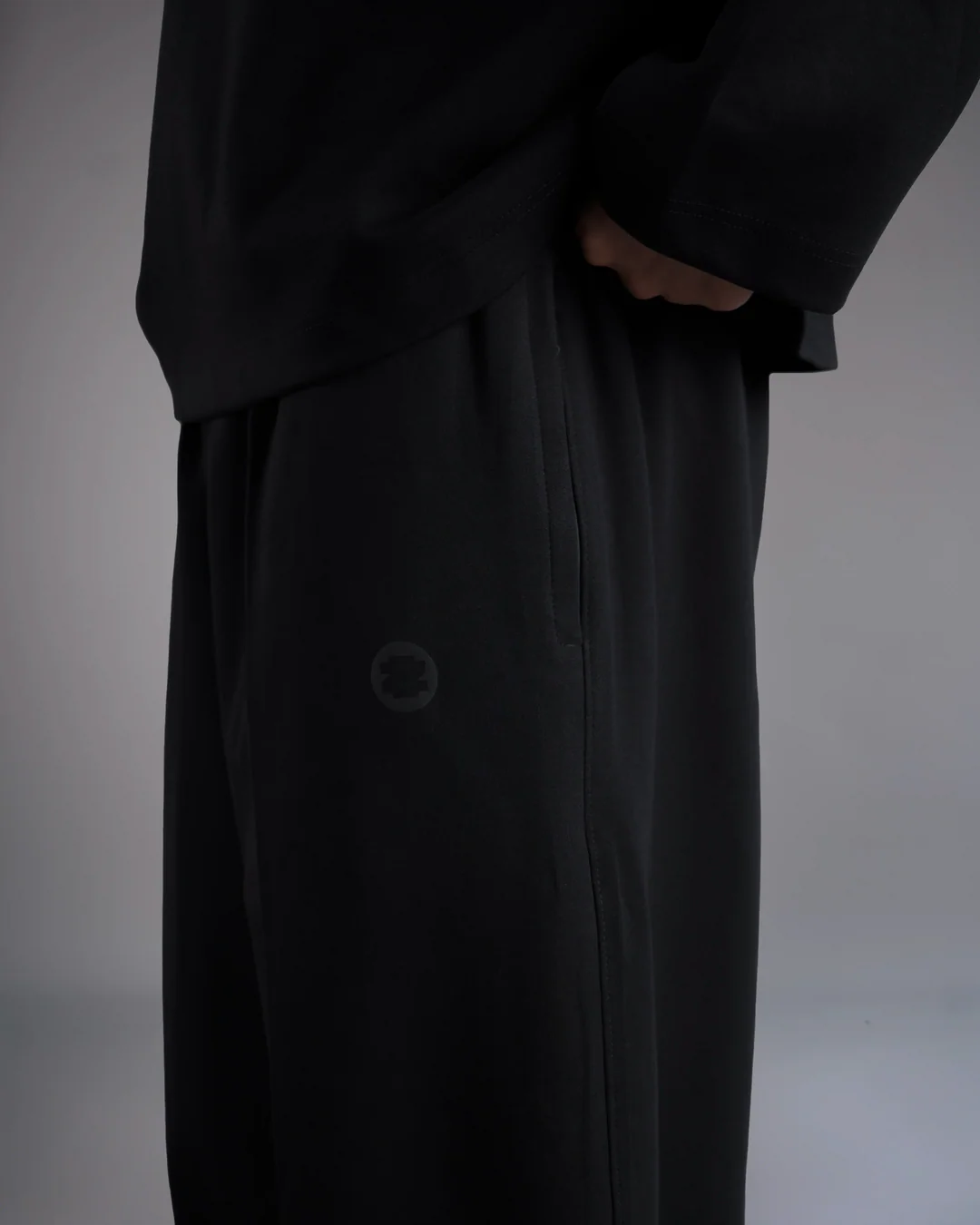 DON'T BE FOOLED - Baggy Black Pant