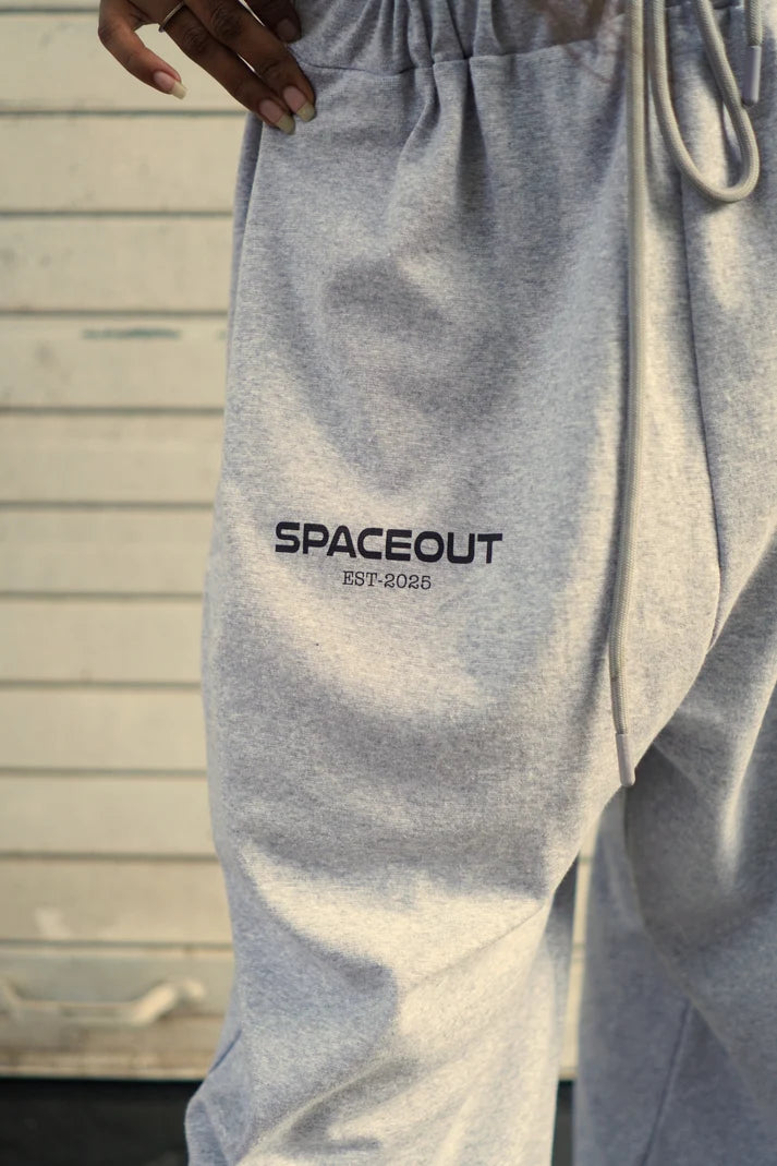 GREY TRACKPANTS