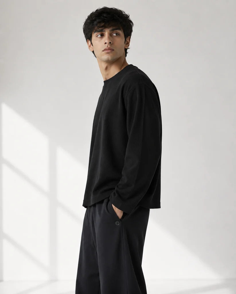 BLACK WAFFLE T-SHIRT