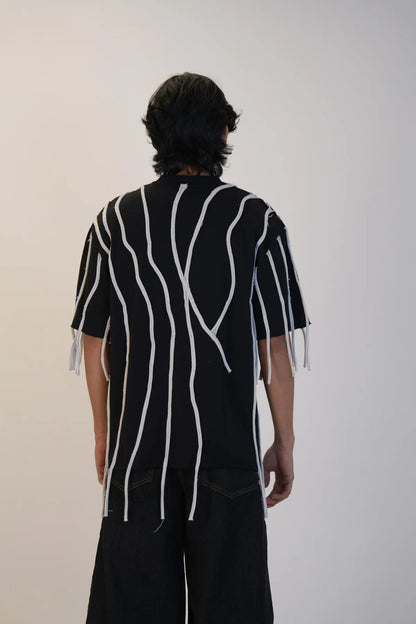 LOOSE THREAD TEE