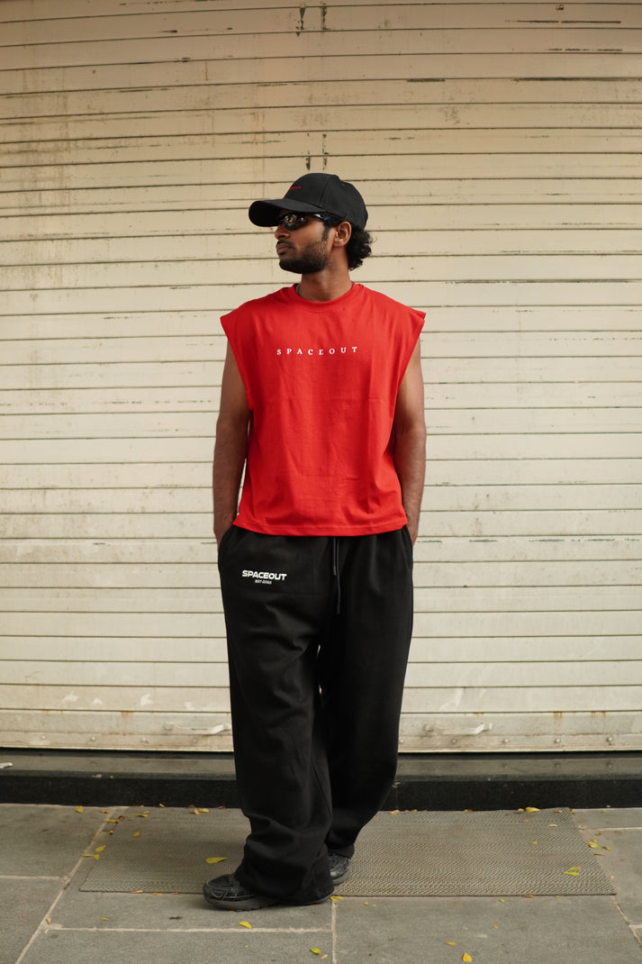 BLACK TRACKPANTS