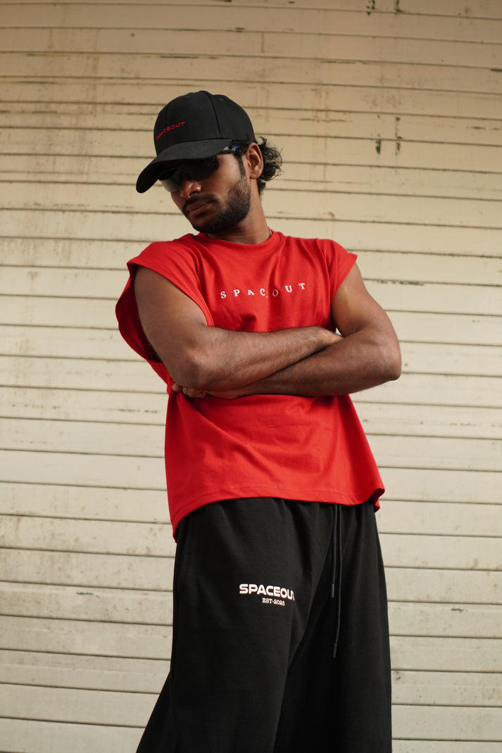 BLACK TRACKPANTS