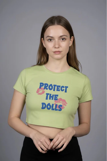 PROTECT THE DOLLS GRAPHIC CROP TOP