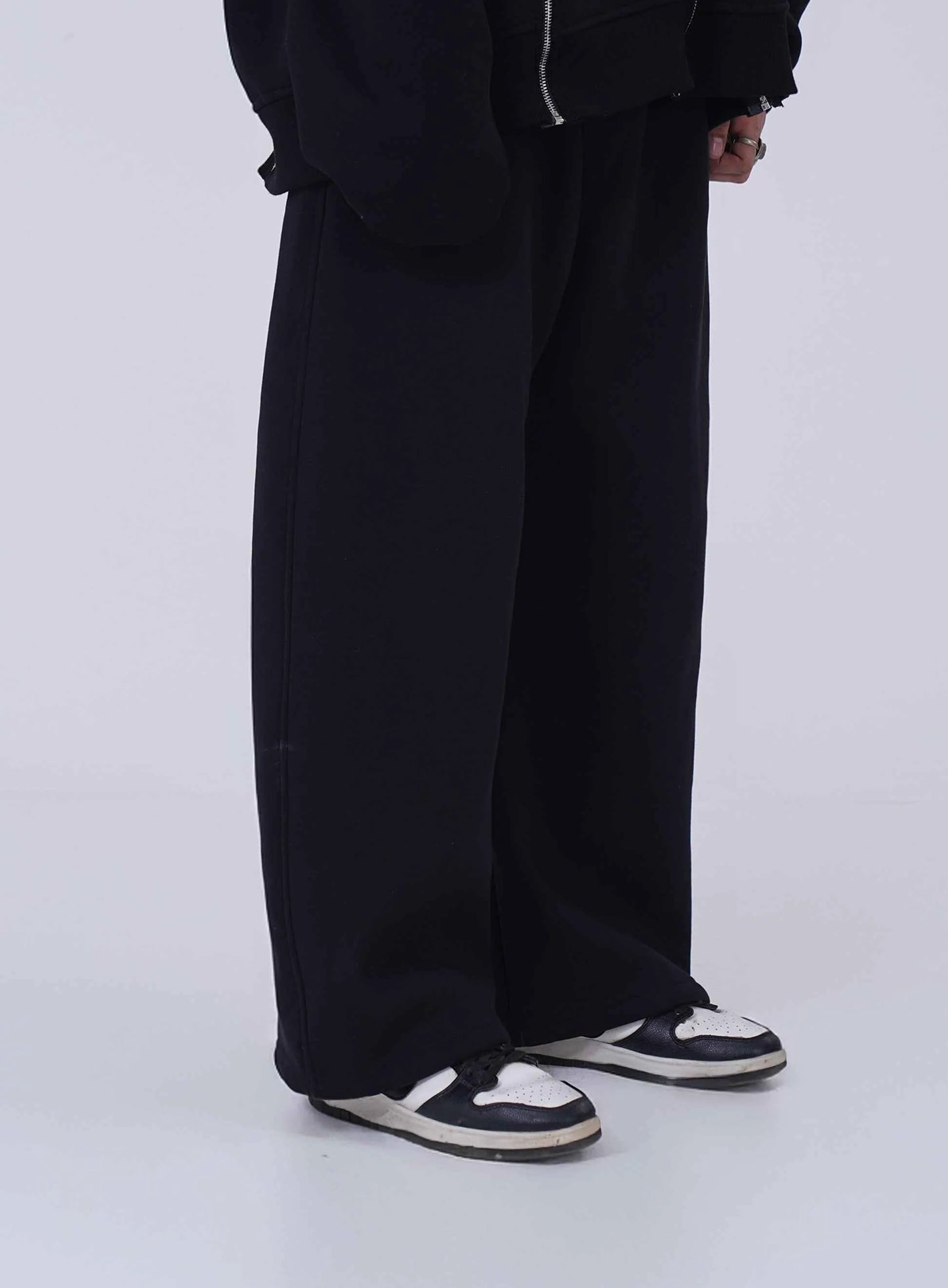 HYMNS ESSENTIAL TROUSERS BLACK