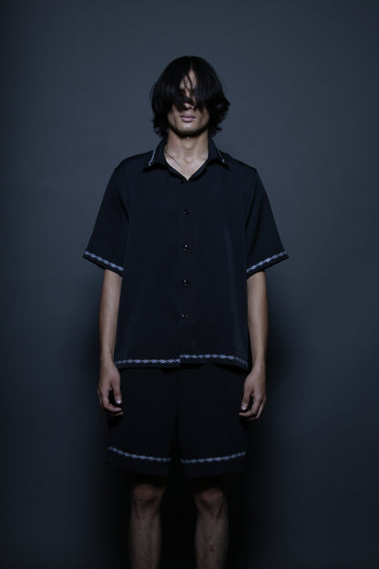 Black Barbed