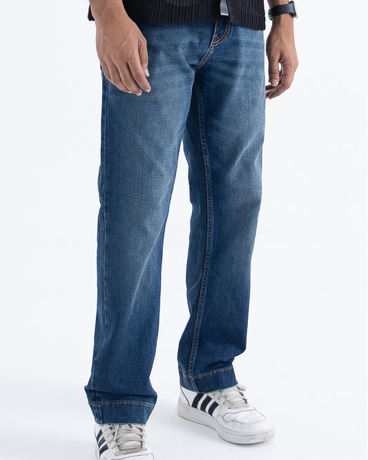 Move Easy Straight Jeans: Blue