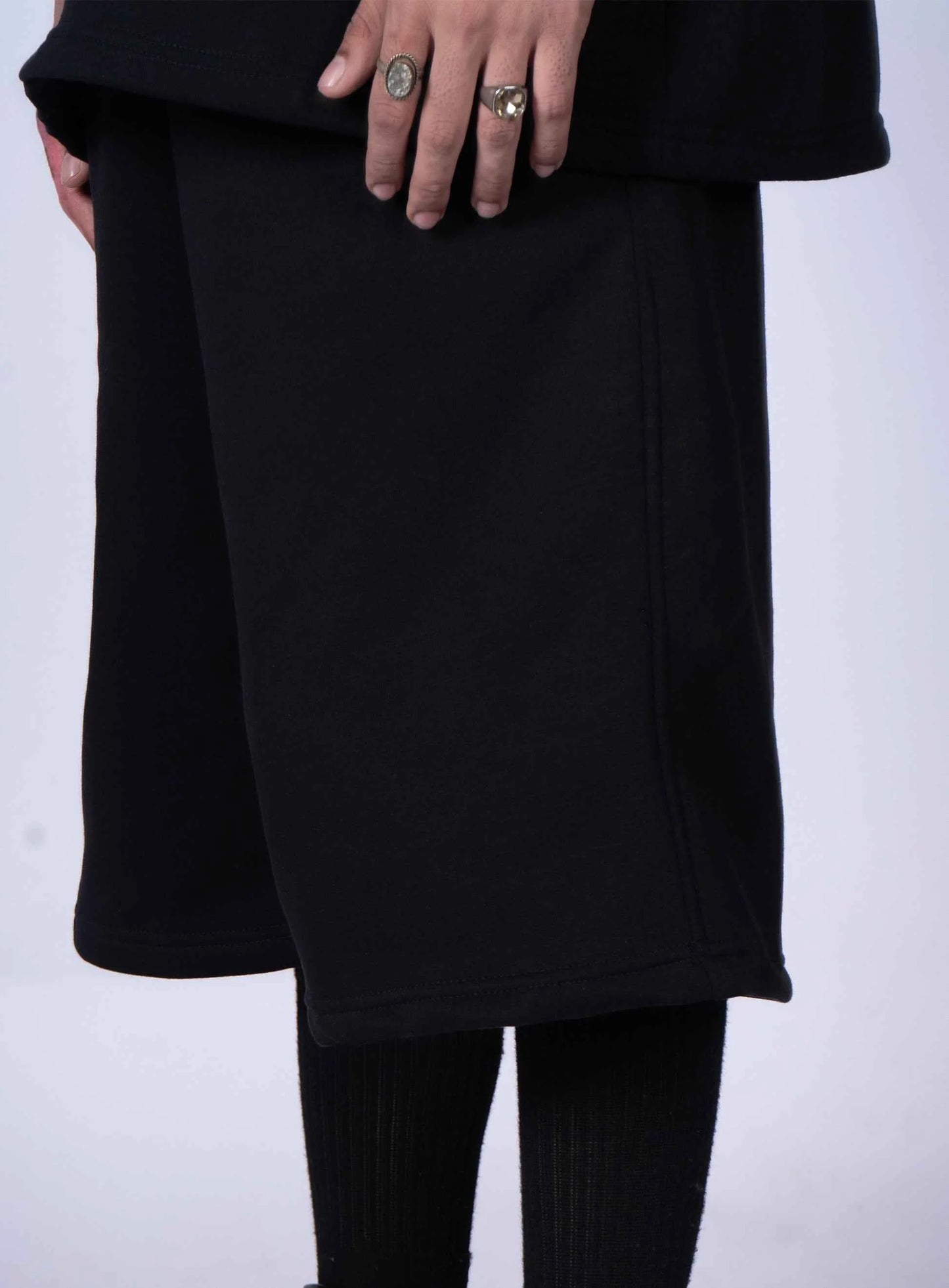 HYMNS ESSENTIAL JORTS BLACK