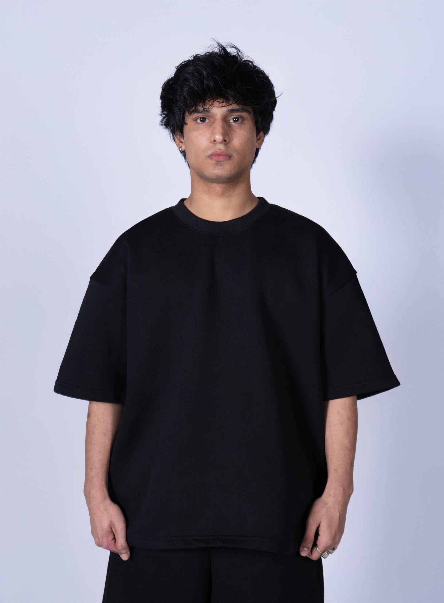 HYMNS ESSENTIAL TEE BLACK